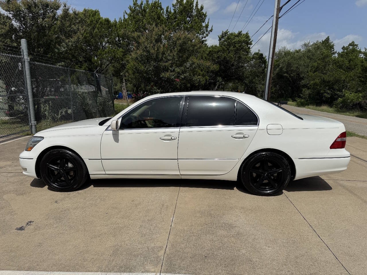 Used 2004 Lexus LS 430 RWD image 10