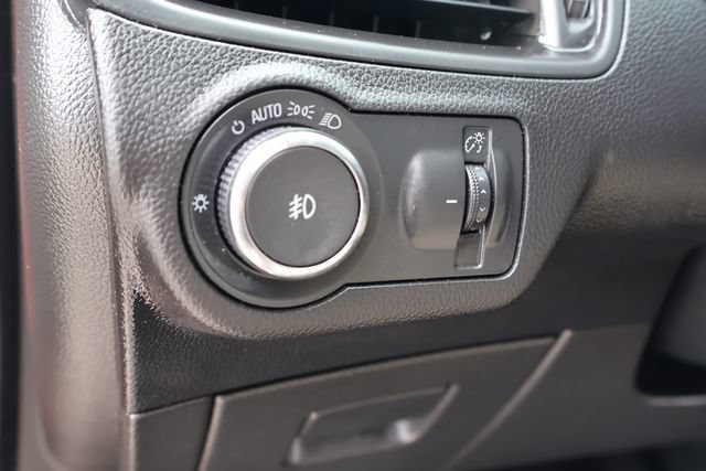 Used 2020 Buick Envision Essence FWD image 22