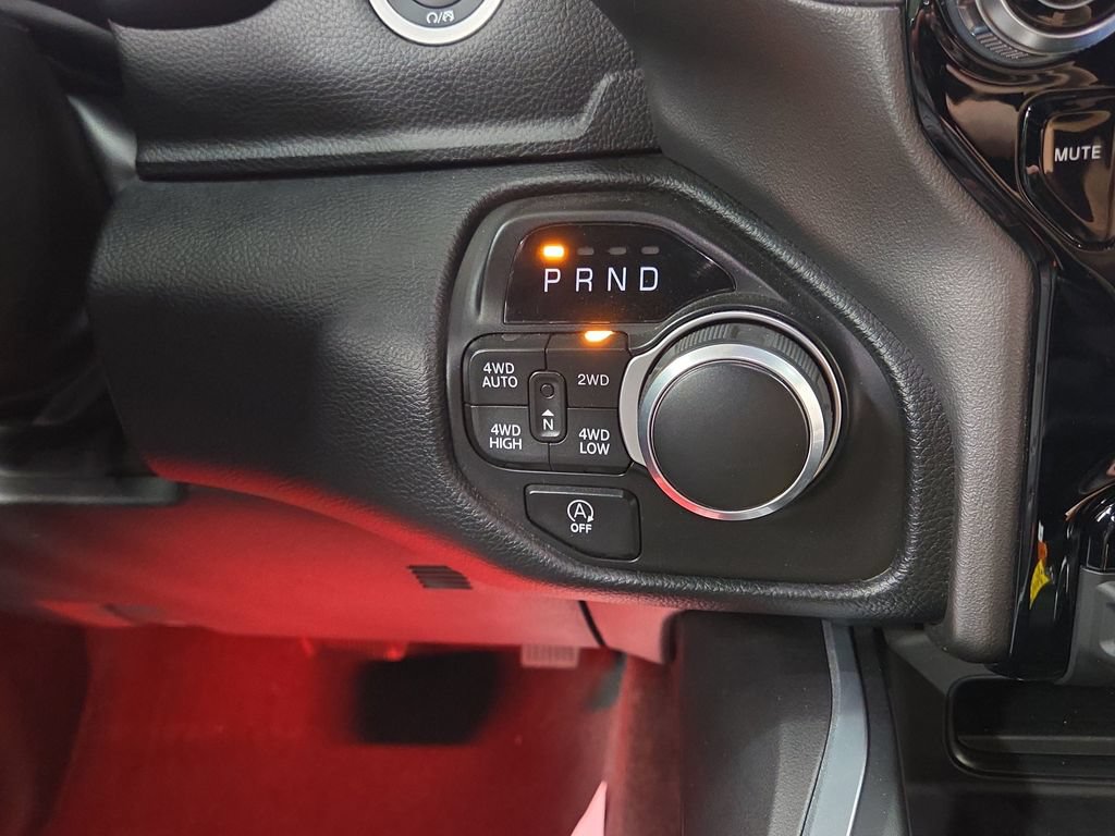 Used 2022 RAM 1500 Big Horn AWD/4WD image 16