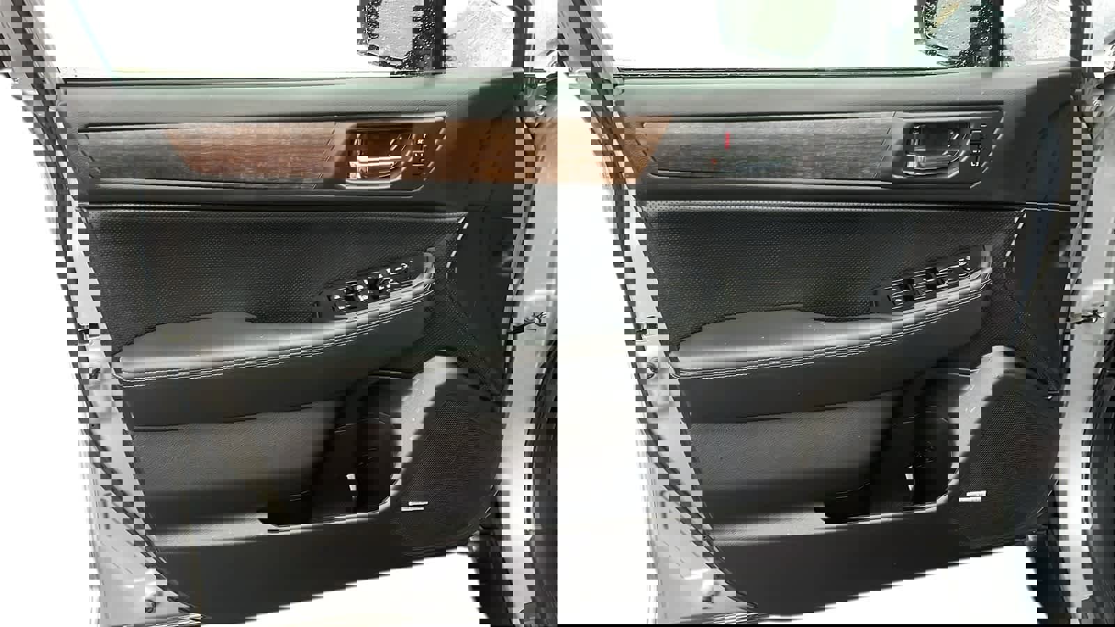 Used 2017 Subaru Outback 3.6R Limited image 9