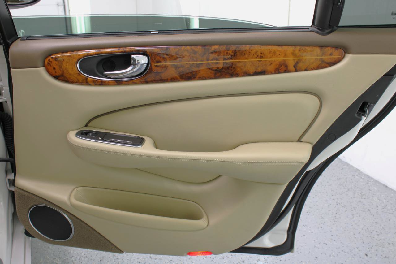 Used 2005 Jaguar XJ Vanden Plas RWD image 48