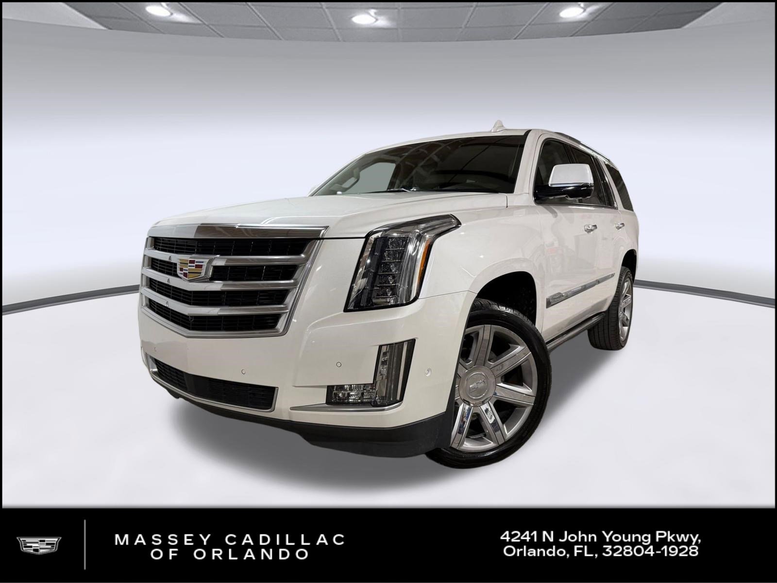 Used 2017 Cadillac Escalade Premium Luxury RWD image 1