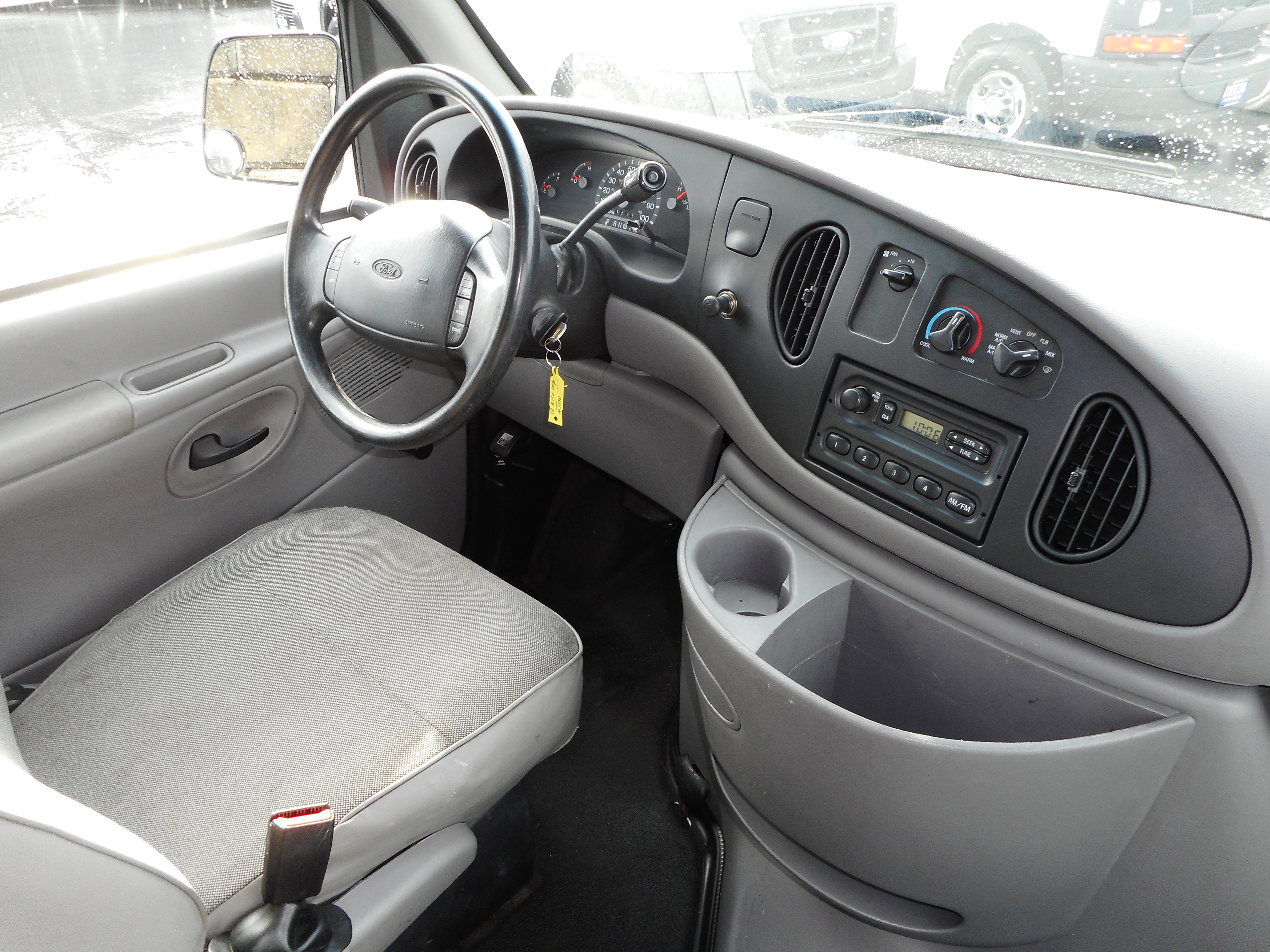 Used 1998 Ford E-150 and Econoline 150 image 21