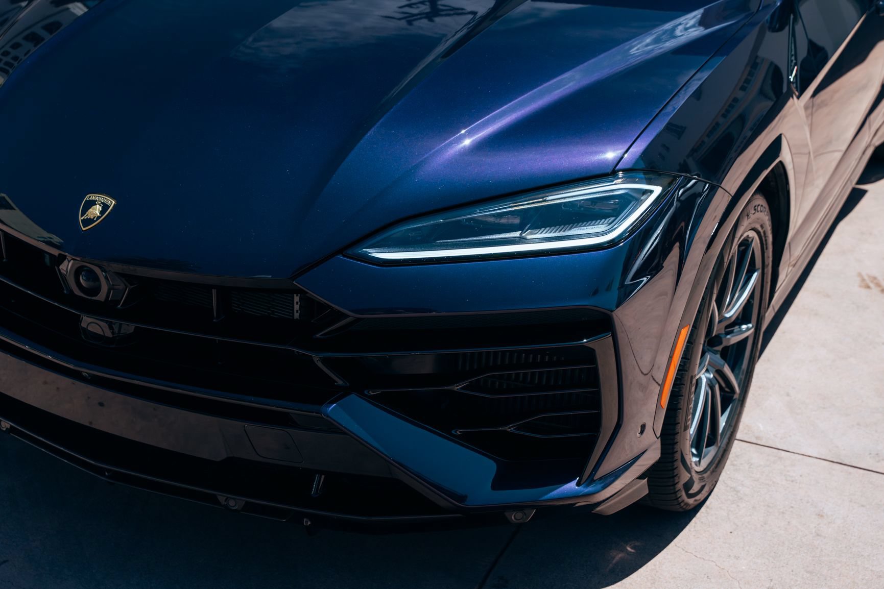 Used 2025 Lamborghini Urus SE AWD/4WD image 19