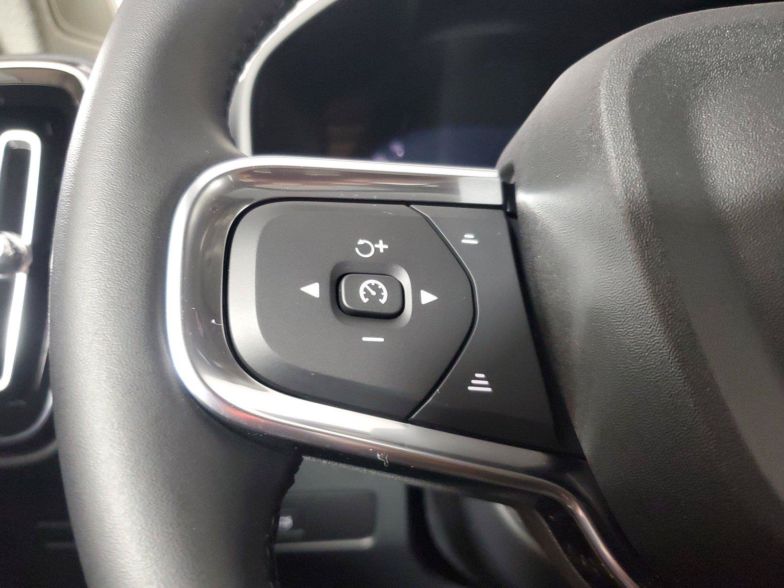 Used 2026 Volvo XC40 B5 Core AWD/4WD image 25