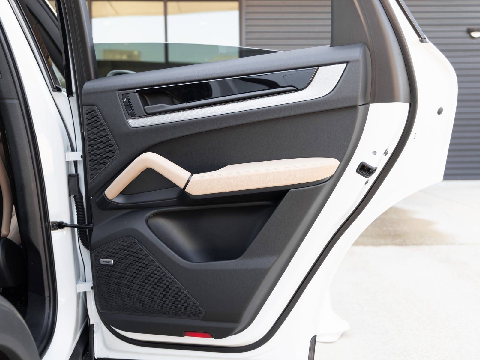 Certified 2025 Porsche Cayenne Coupe image 31