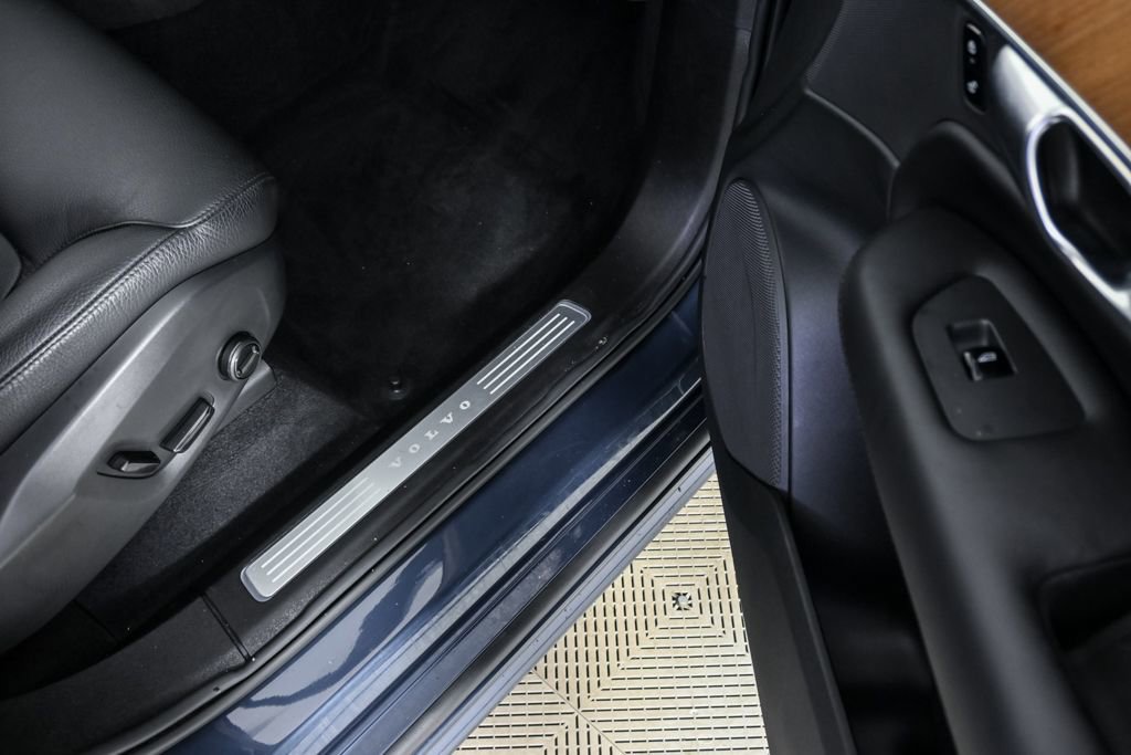 Certified 2023 Volvo XC90 B5 Plus image 27