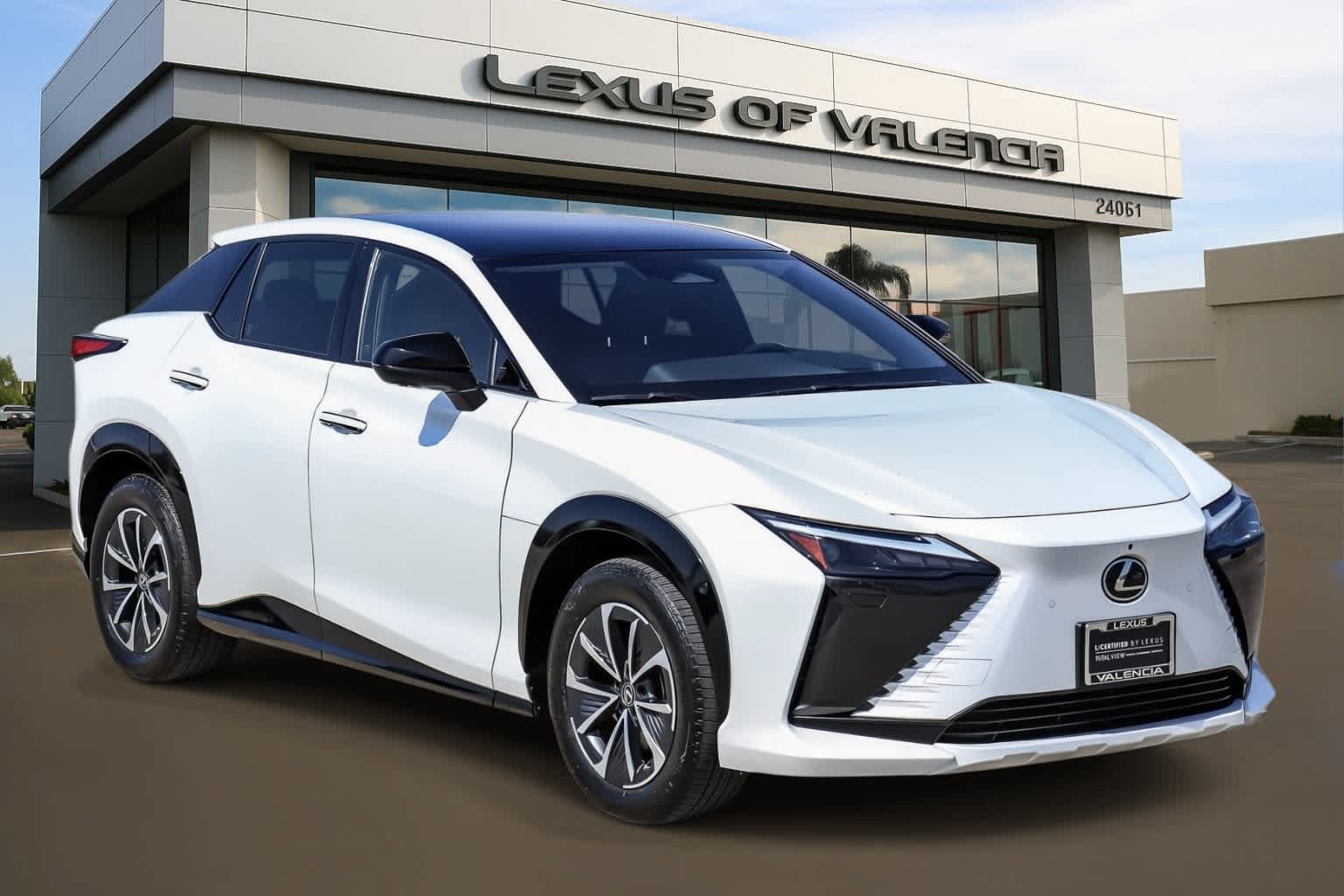 Certified 2023 Lexus RZ 450e Premium w/ Technology Package AWD/4WD image 5