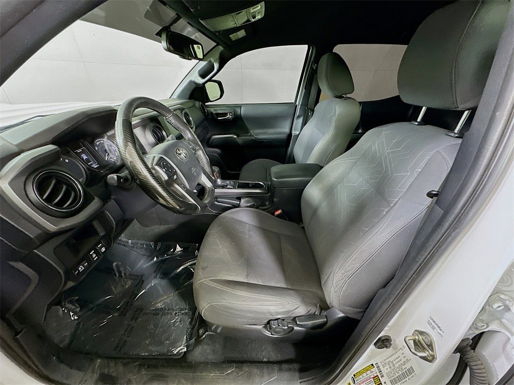 Used 2017 Toyota Tacoma TRD Sport w/ Tow Package image 14