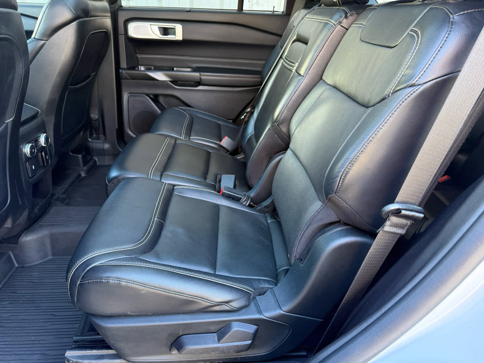 Used 2020 Ford Explorer ST w/ ST Street Pack image 5