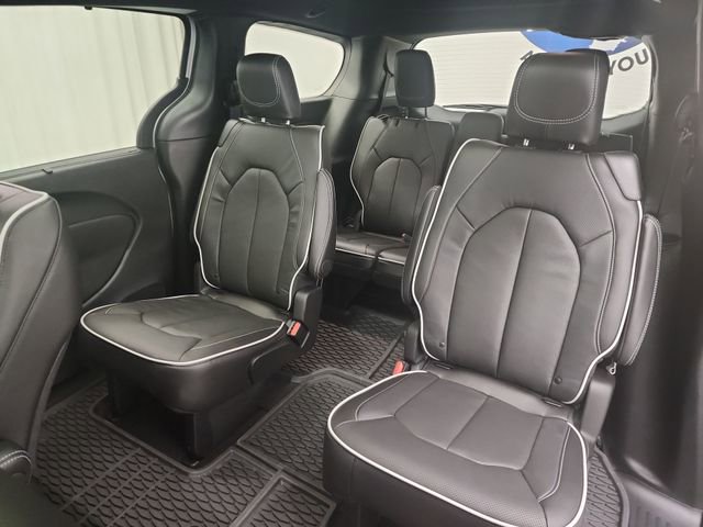 New 2026 Chrysler Pacifica Limited image 26
