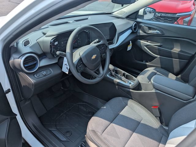 New 2026 Chevrolet Trax LS w/ LS Convenience Package FWD image 12