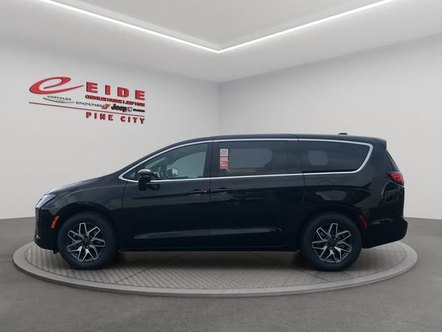 New 2027 Chrysler Pacifica Limited AWD/4WD image 5