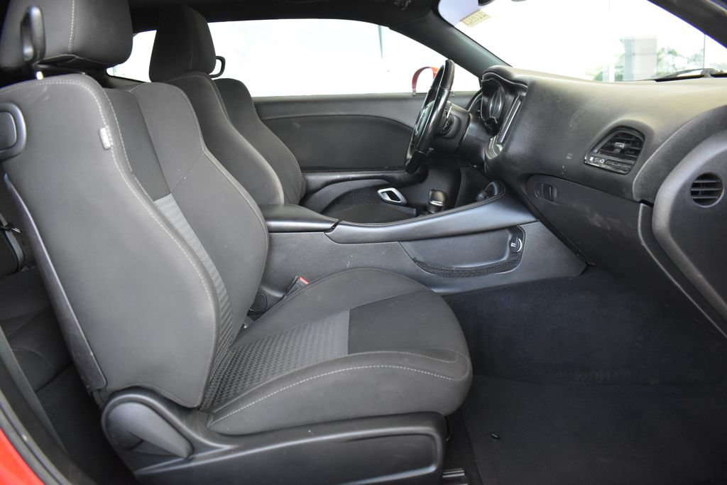 Used 2019 Dodge Challenger R/T RWD image 4