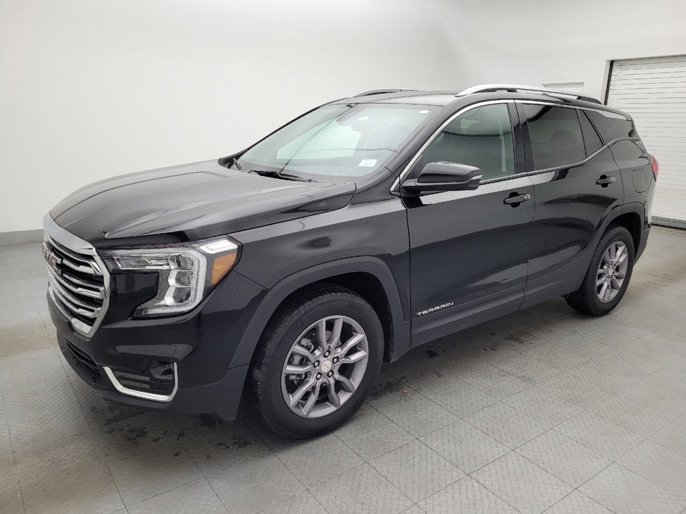 Used 2024 GMC Terrain SLT image 2