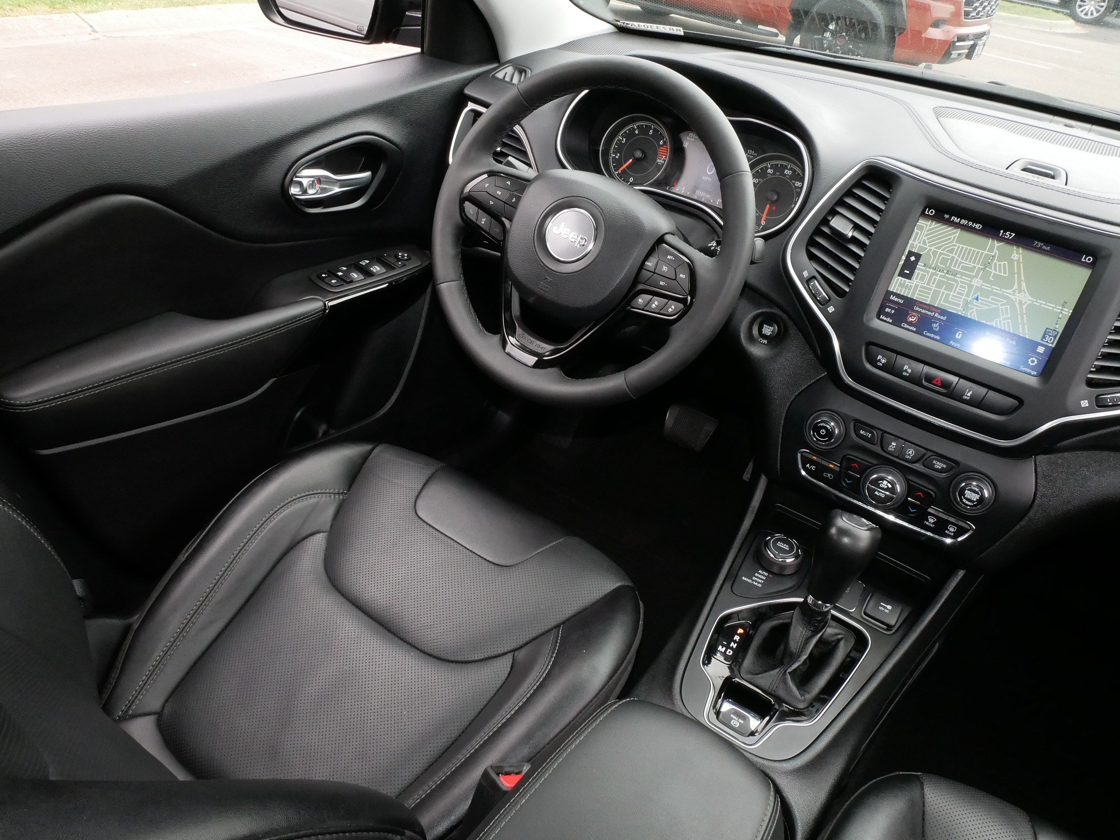 Used 2023 Jeep Cherokee Altitude Lux AWD/4WD image 9