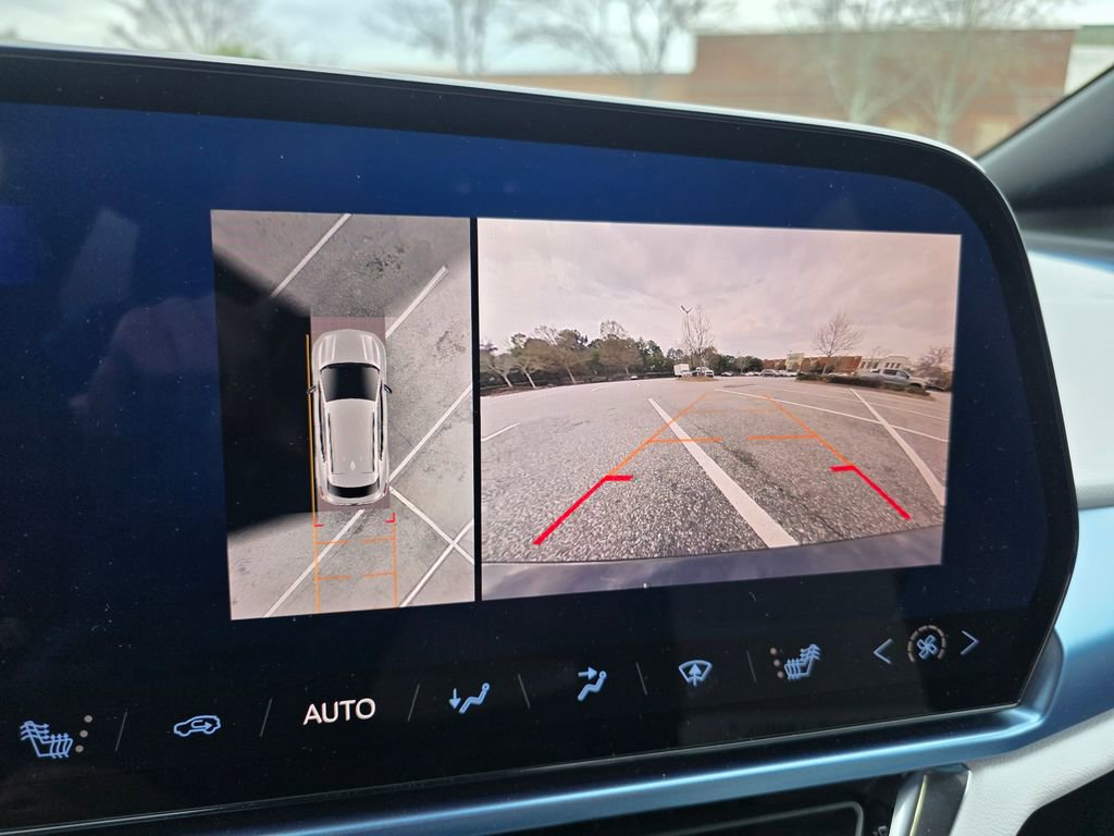 Certified 2025 Chevrolet Equinox EV LT image 18