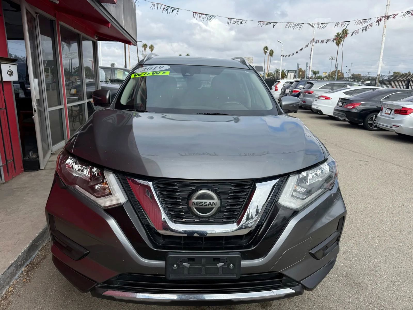 Used 2019 Nissan Rogue SV w/ Premium Package image 5