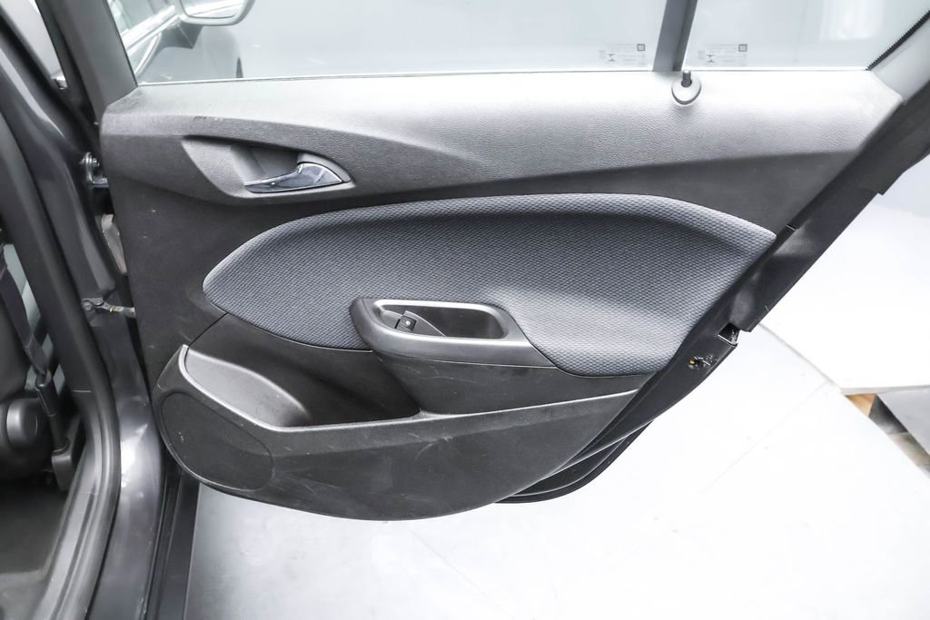 Used 2017 Chevrolet Cruze LT image 23