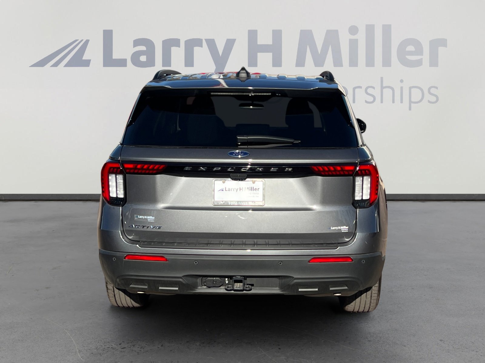 Certified 2025 Ford Explorer Active image 4