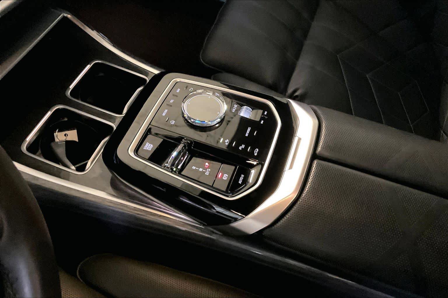 Certified 2025 BMW 740i RWD image 14