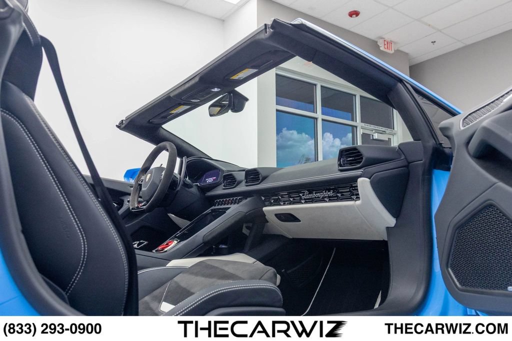 Used 2024 Lamborghini Huracan EVO AWD/4WD image 70