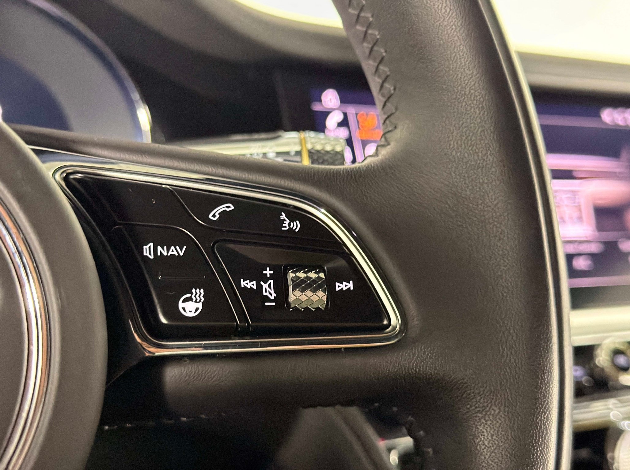 Used 2022 Bentley Flying Spur Plug-In Hybrid AWD/4WD image 42
