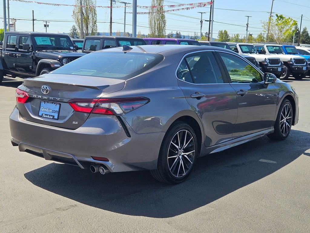 Used 2024 Toyota Camry SE FWD image 6