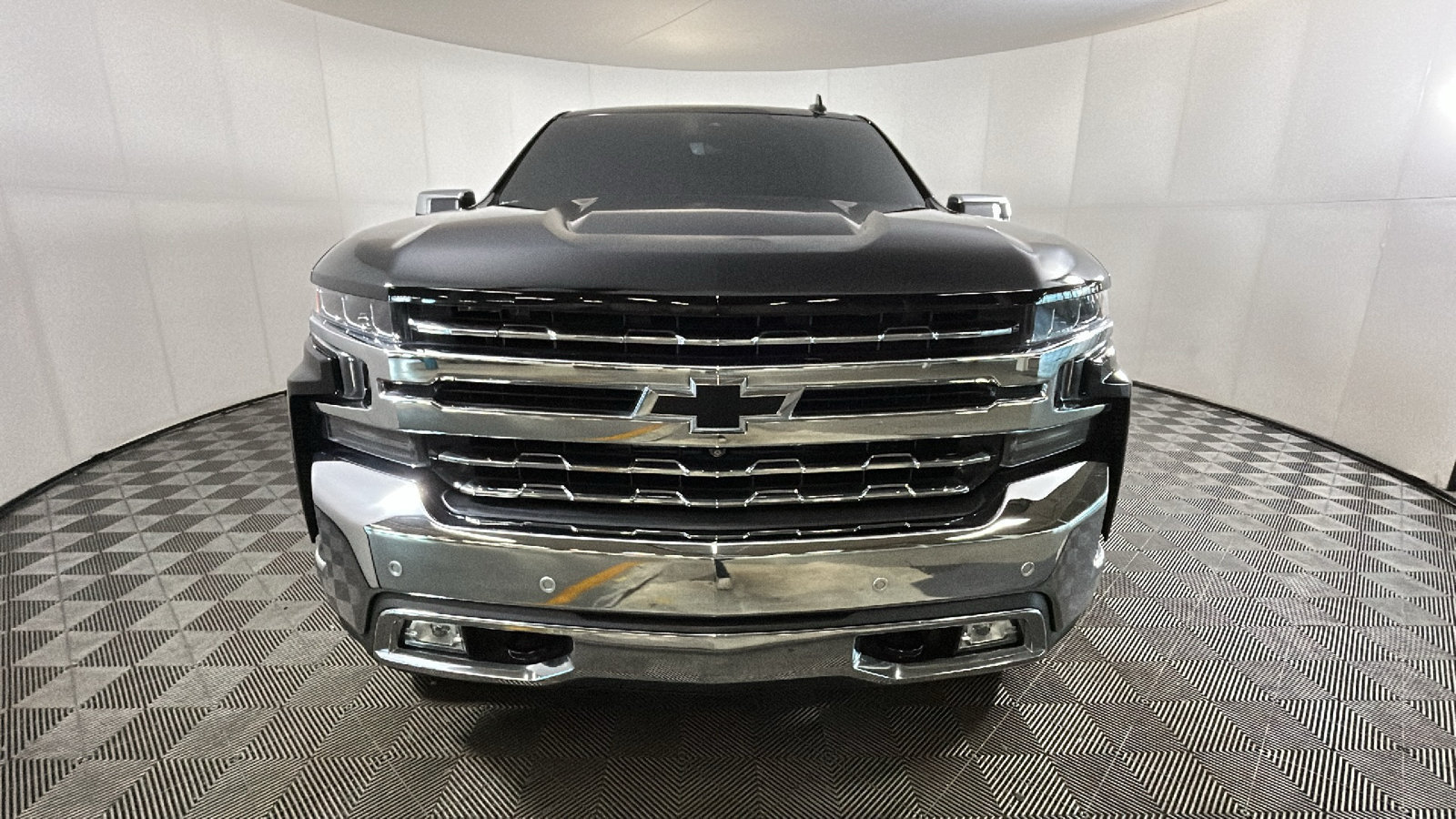 Used 2020 Chevrolet Silverado 1500 LTZ AWD/4WD image 9