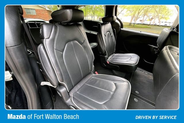 Used 2025 Chrysler Pacifica Limited image 22