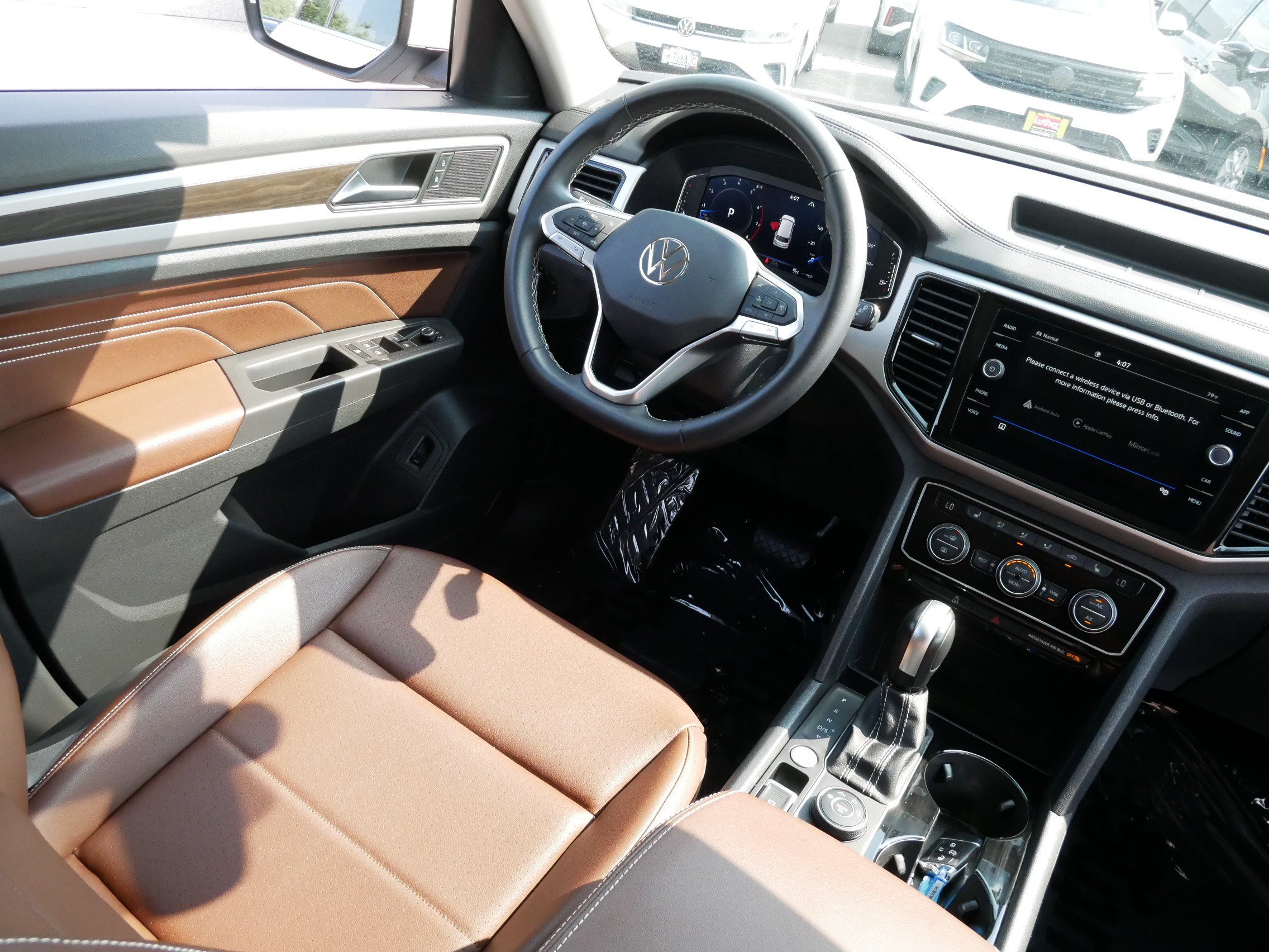 Used 2023 Volkswagen Atlas SE w/ Panoramic Sunroof Package AWD/4WD image 9