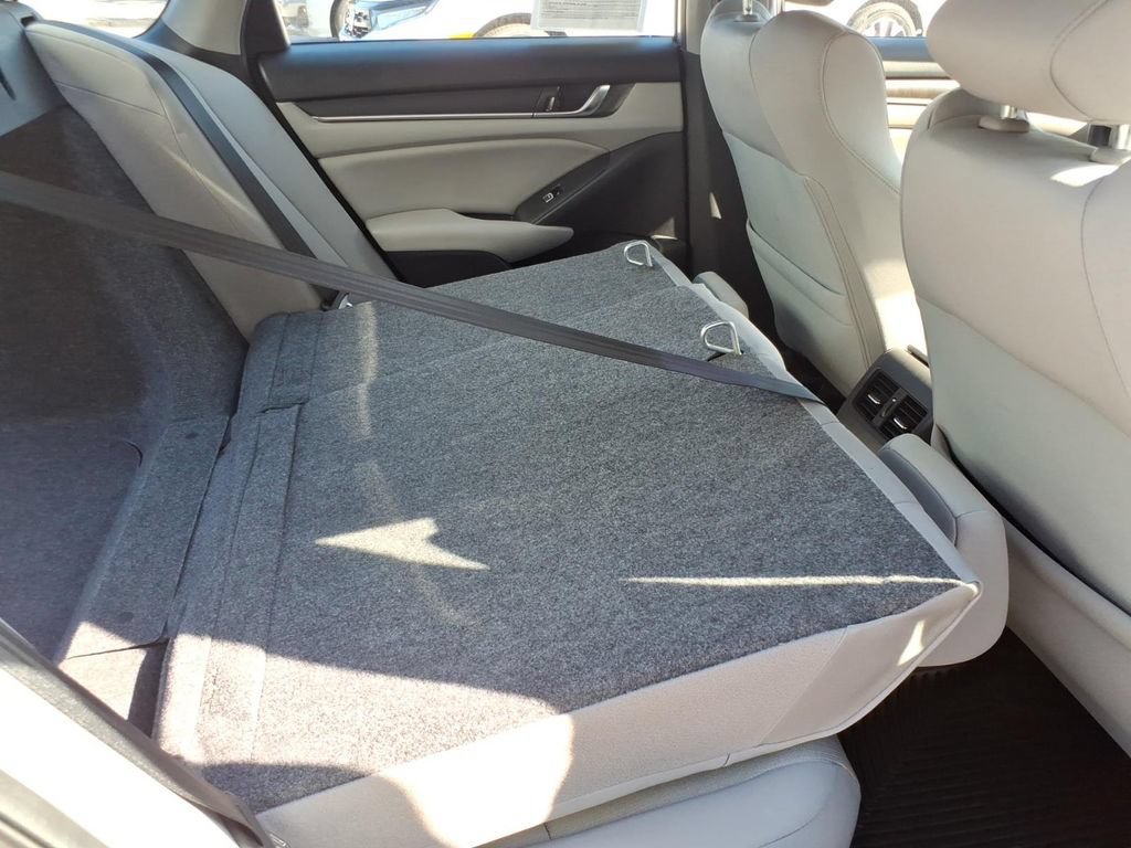 Used 2019 Honda Accord EX image 19
