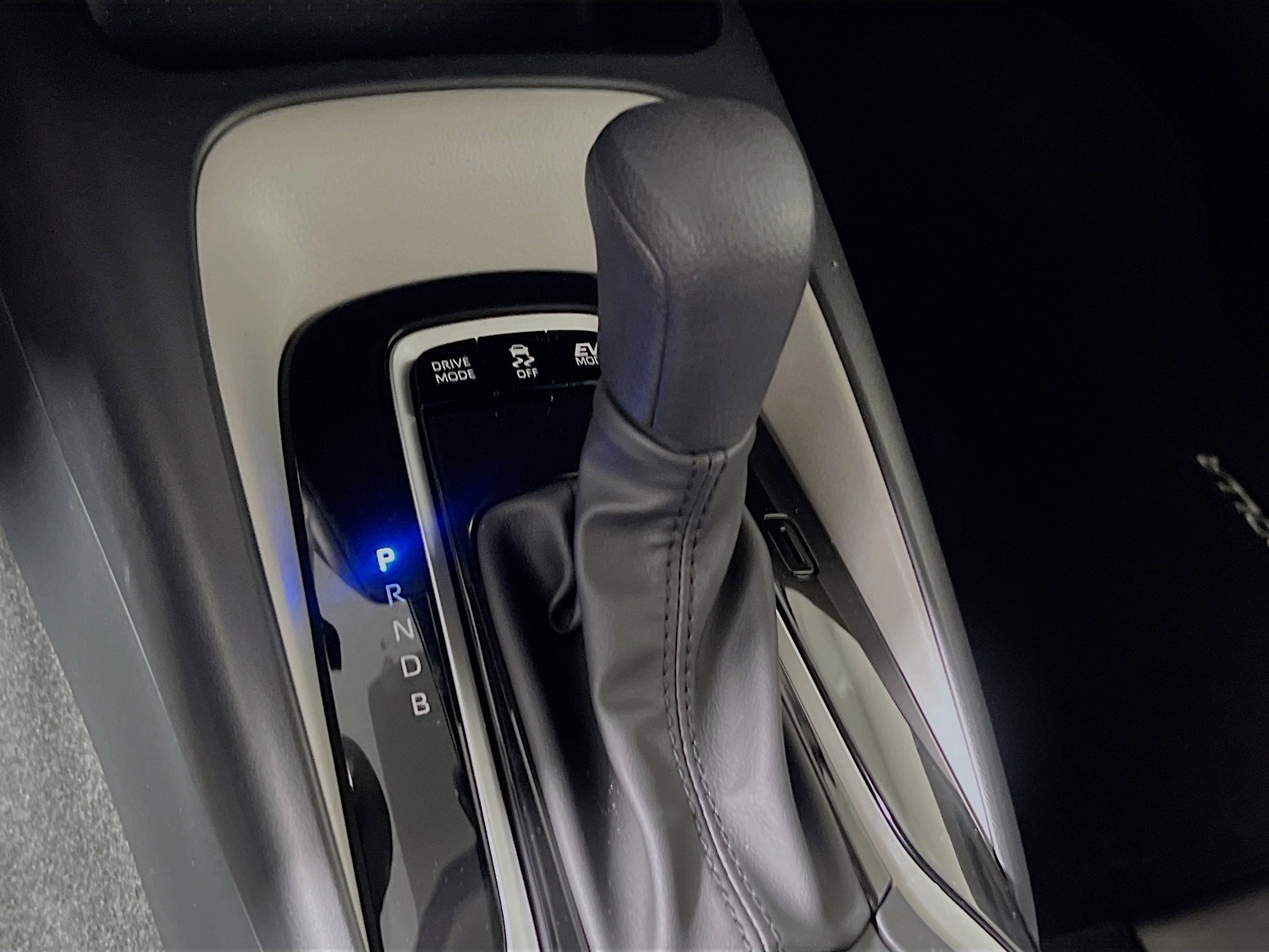 Used 2025 Toyota Corolla LE image 24