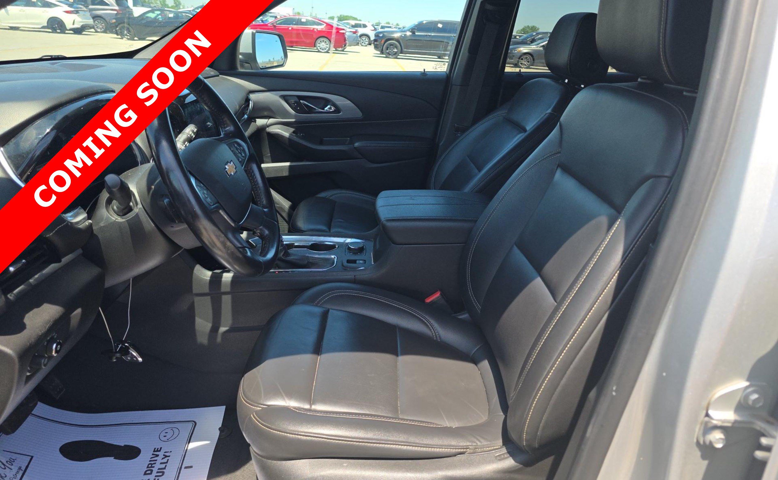 Used 2022 Chevrolet Traverse LT w/ LT Premium Package FWD image 6