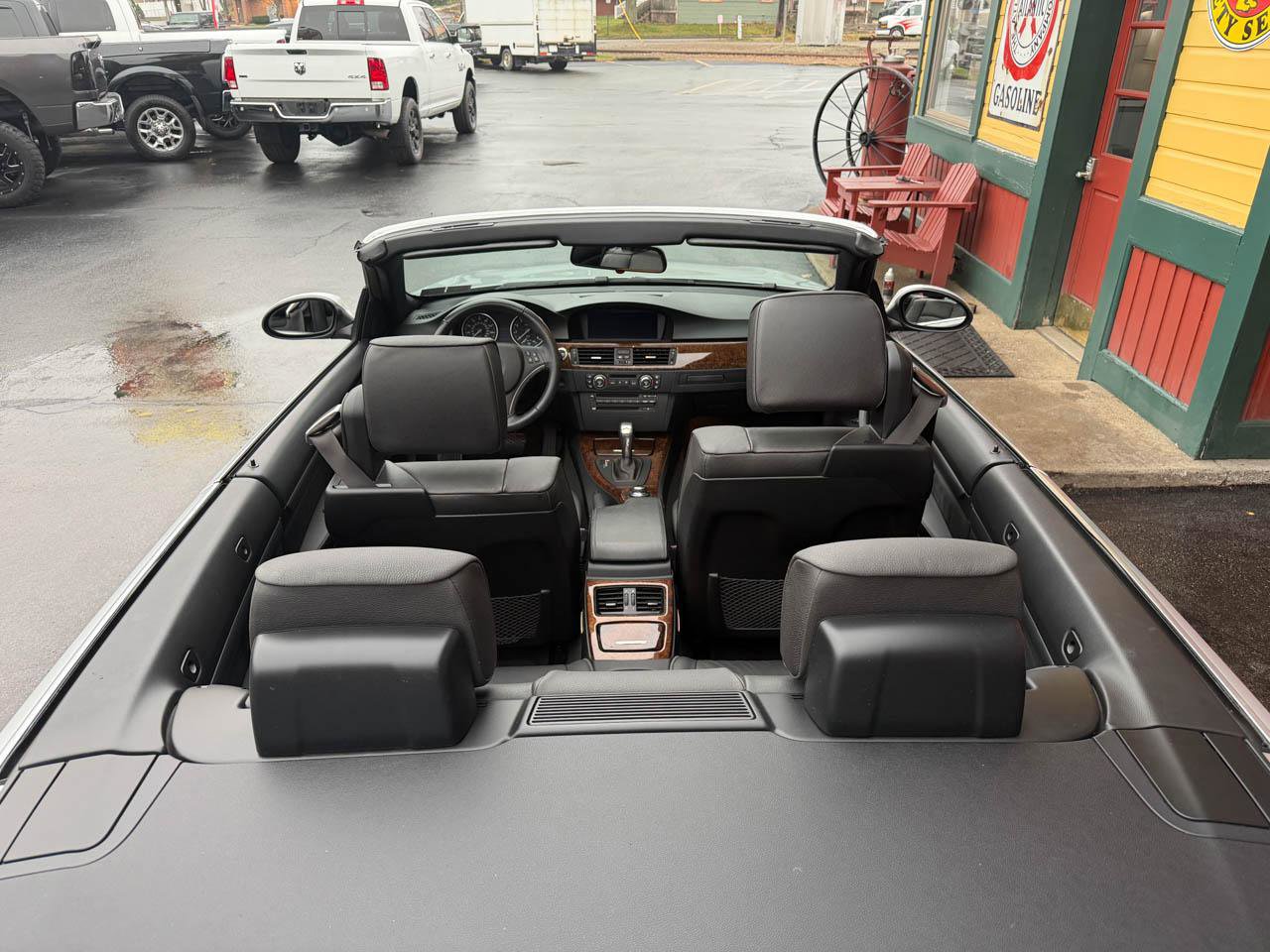 Used 2008 BMW 328i Convertible image 23