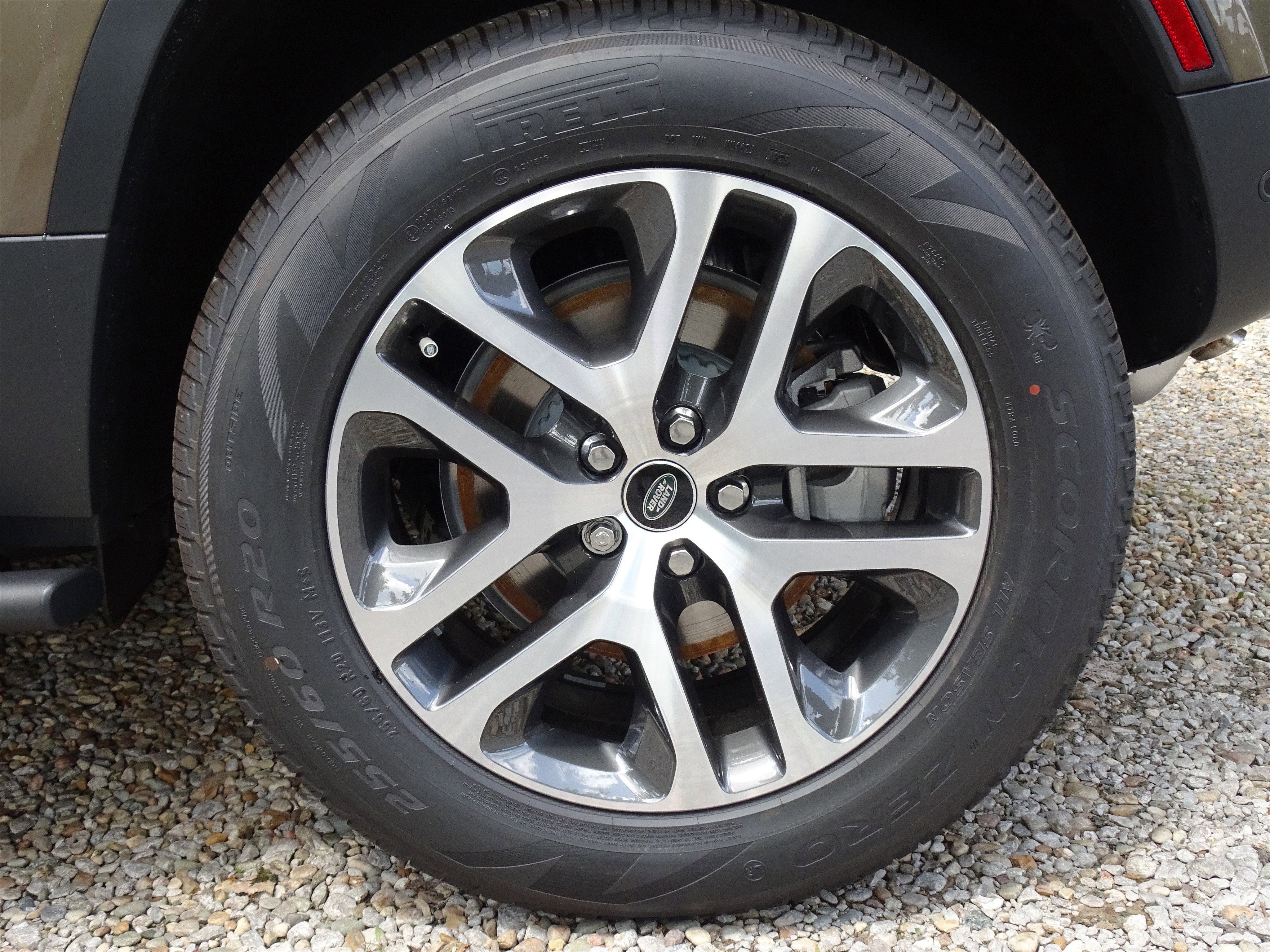 New 2025 Land Rover Defender 110 S image 29