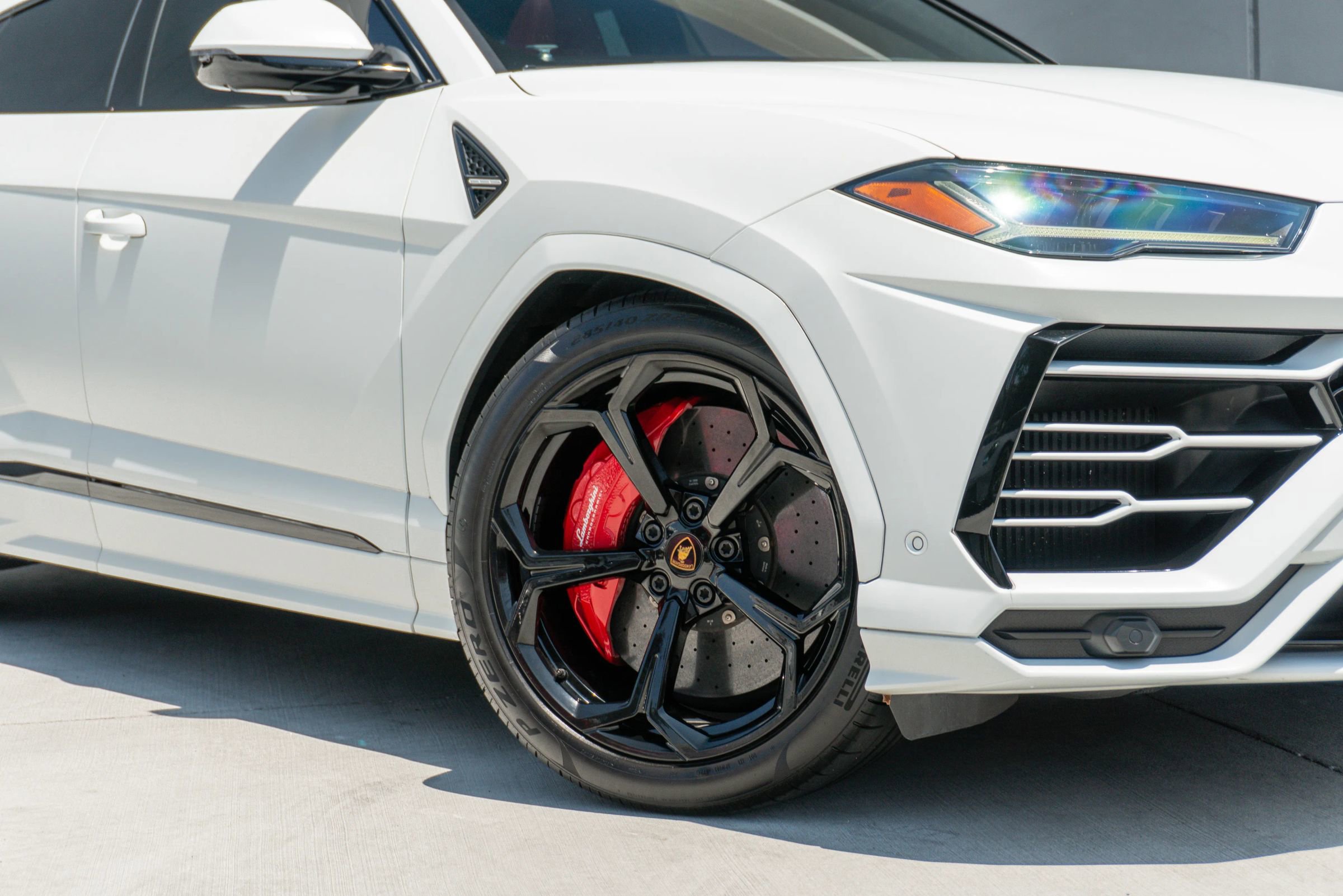 Used 2020 Lamborghini Urus AWD/4WD image 29