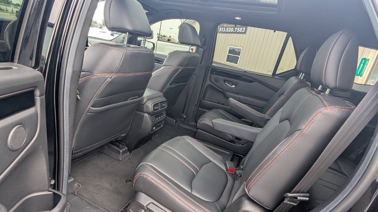 Used 2025 Honda Pilot TrailSport image 30