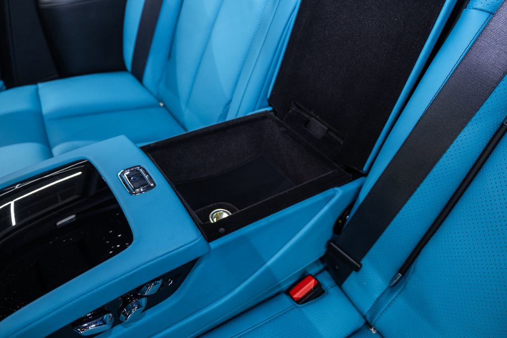 Used 2023 Rolls-Royce Phantom Sedan image 25