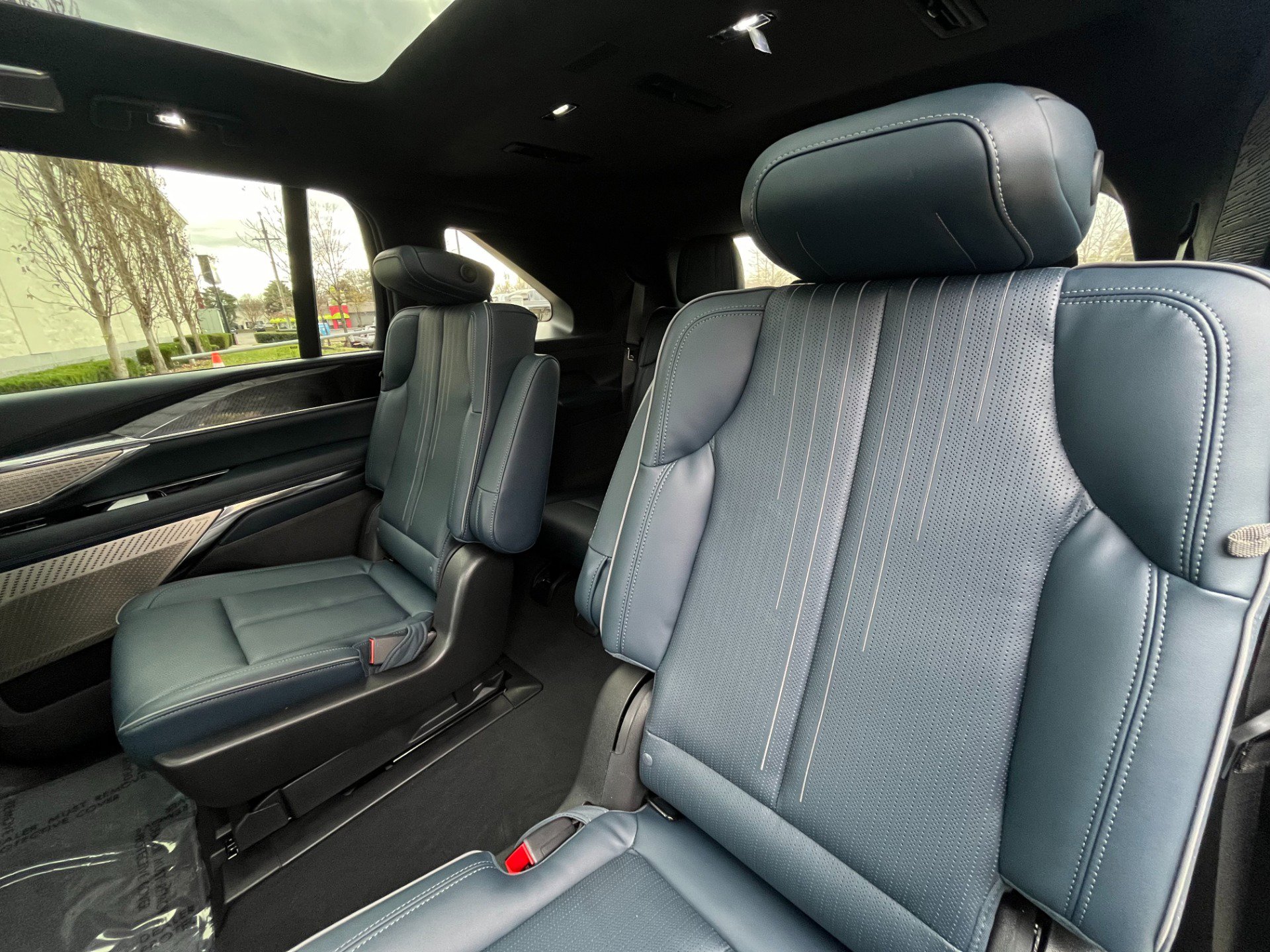 Used 2025 Cadillac Escalade IQ Luxury 2 image 52