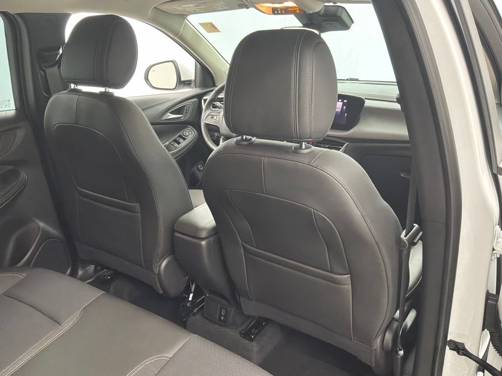 Used 2024 Buick Encore GX Preferred w/ Advanced Technology Package FWD image 28