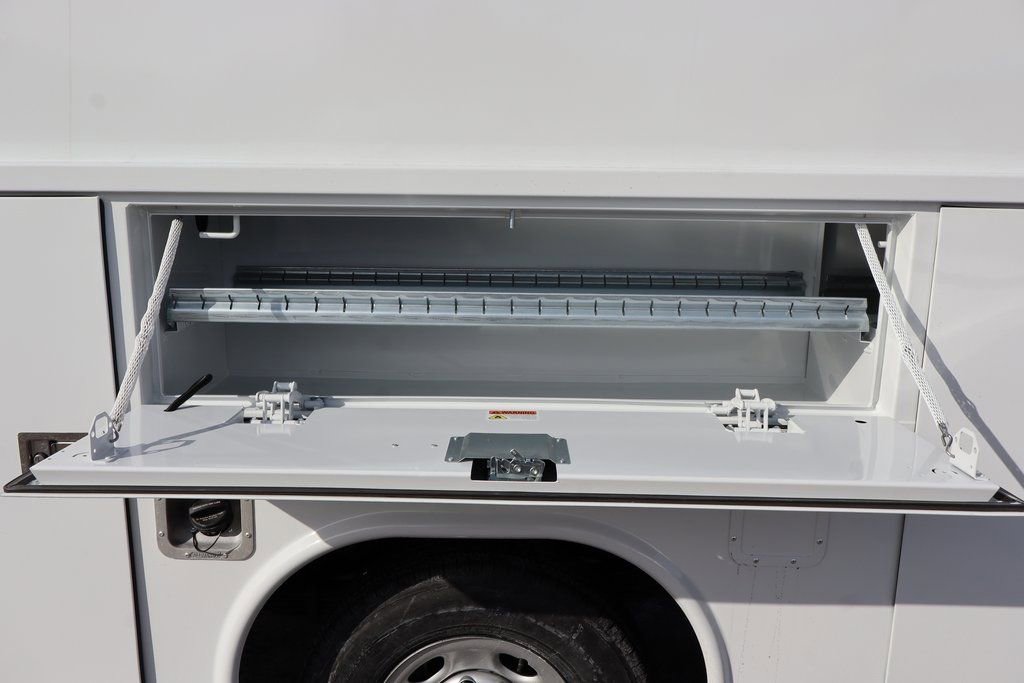 New 2026 Chevrolet Express 3500 Work Van w/ Power Convenience Package image 10