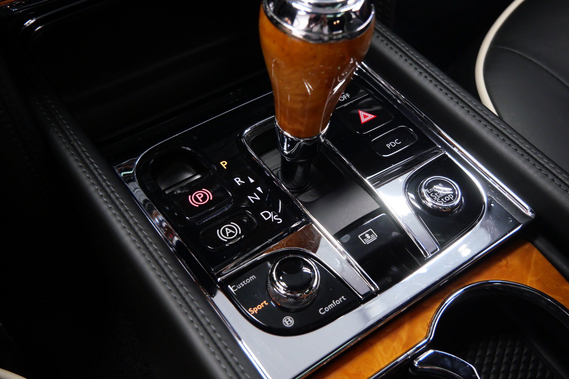 Used 2013 Bentley Mulsanne RWD image 28