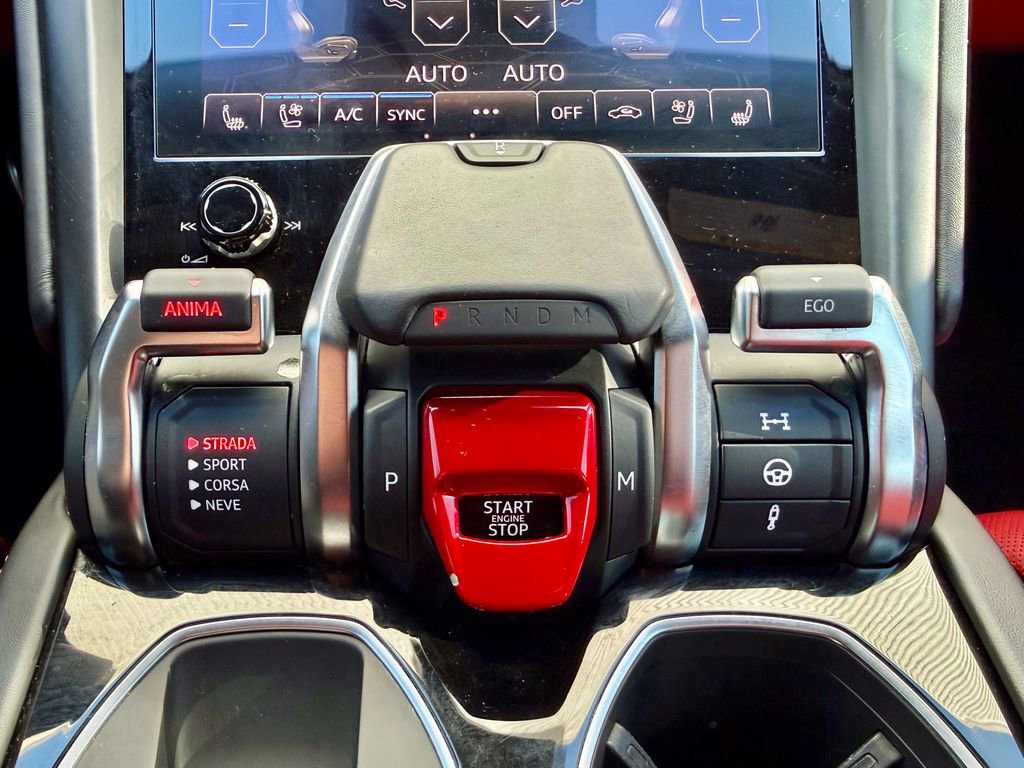 Used 2021 Lamborghini Urus image 42