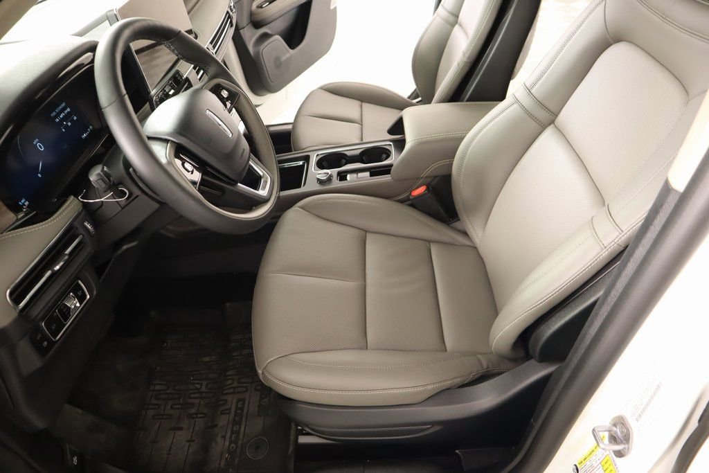 New 2025 Lincoln Corsair Grand Touring image 12