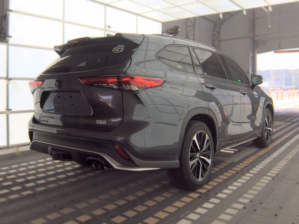 Used 2021 Toyota Highlander XSE AWD/4WD image 7