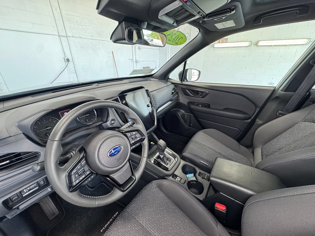 Used 2025 Subaru Forester Premium AWD/4WD image 14