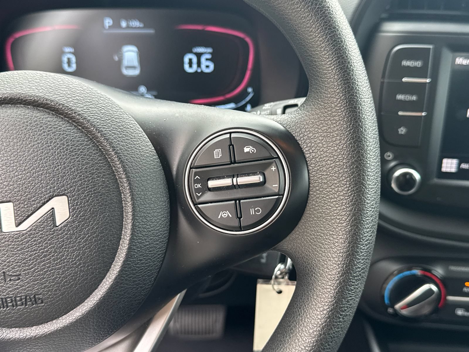 Used 2025 Kia Soul LX w/ LX Technology Package FWD image 25