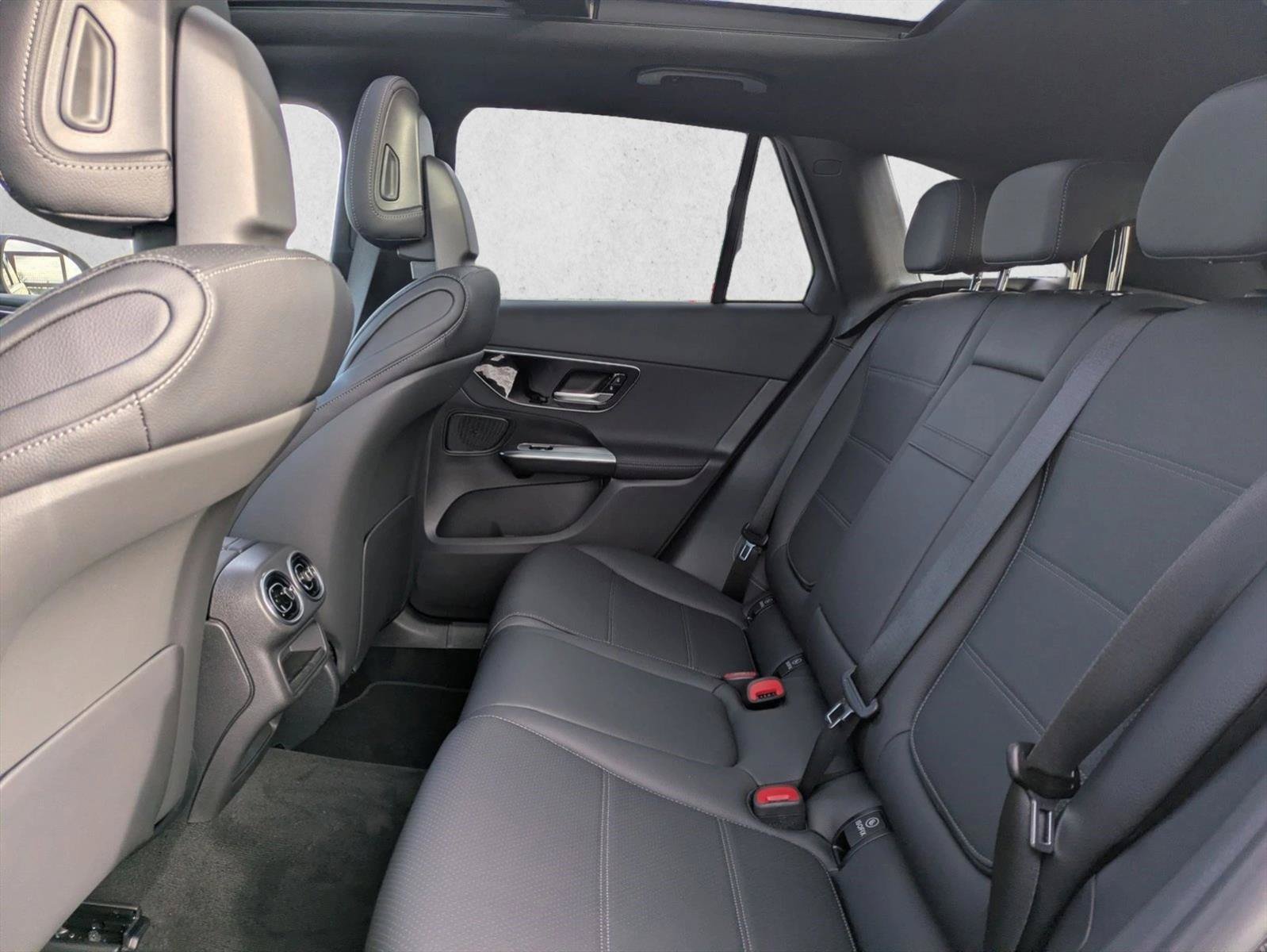 New 2026 Mercedes-Benz GLC 300 4MATIC image 23