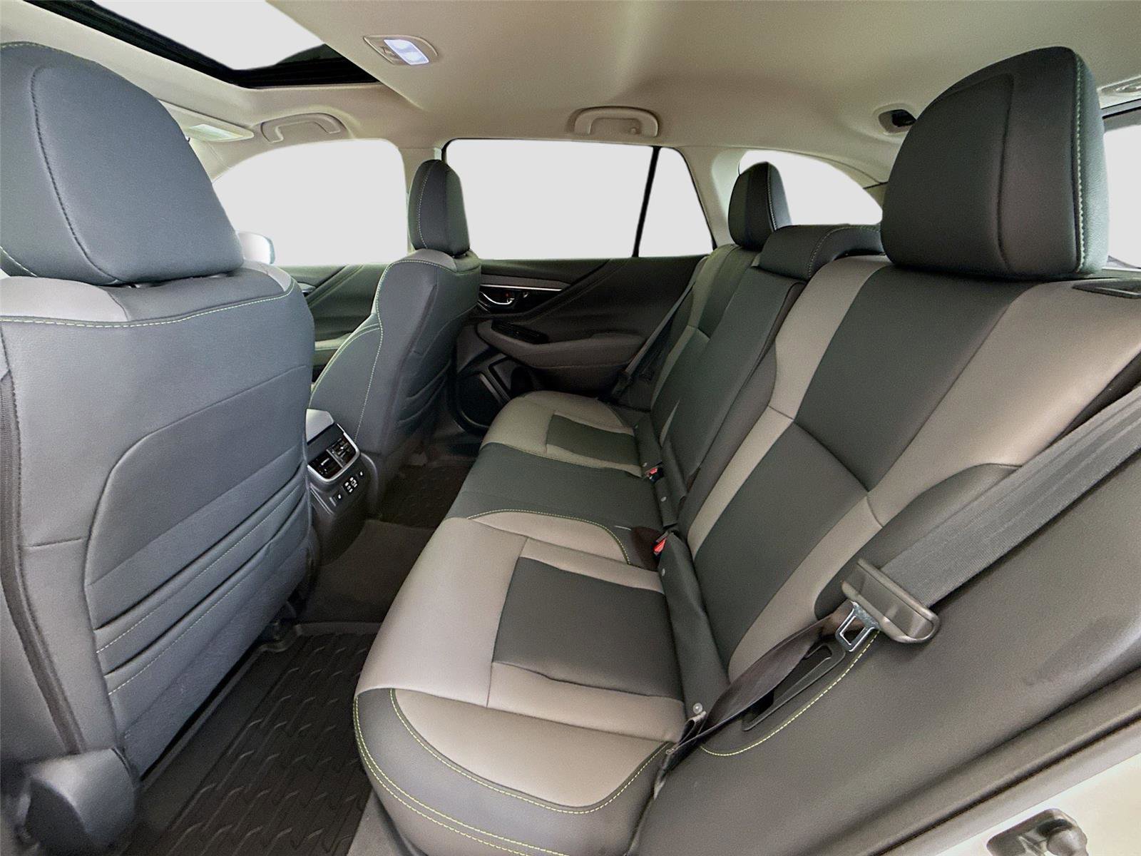 Certified 2025 Subaru Outback Onyx Edition XT image 26